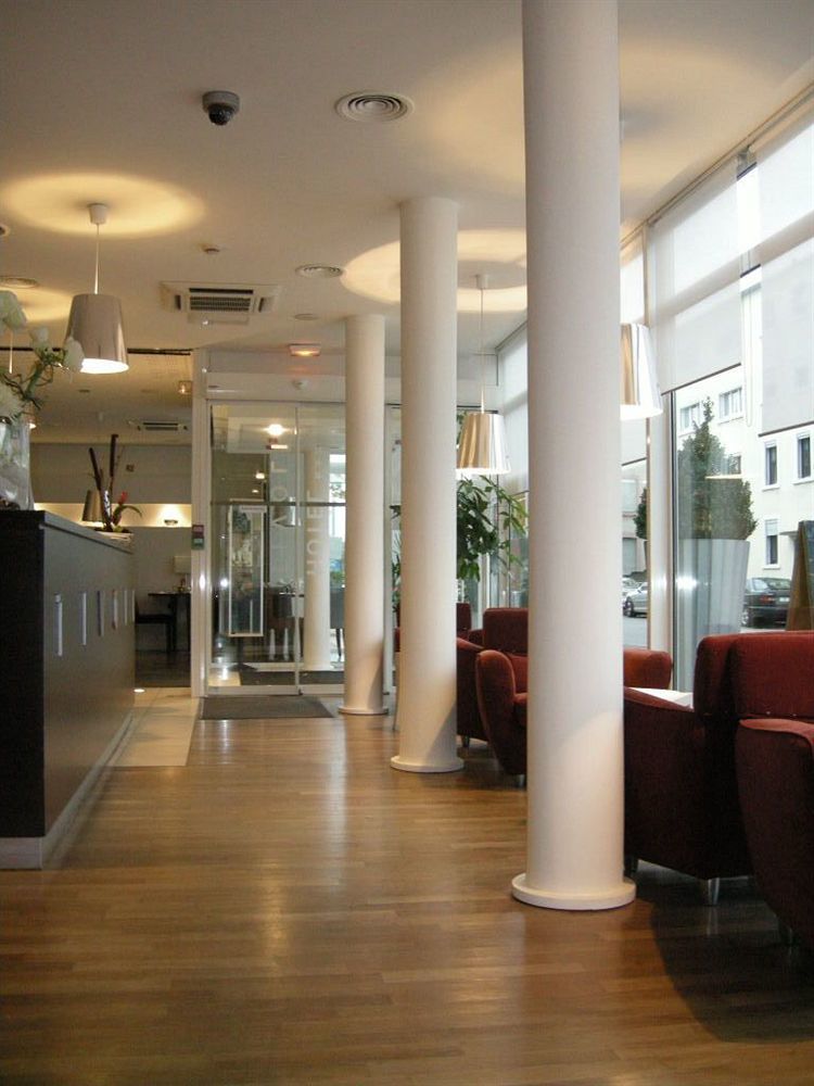 Hotel Restaurant Tivoli - Basel Airport Huningue Exterior photo